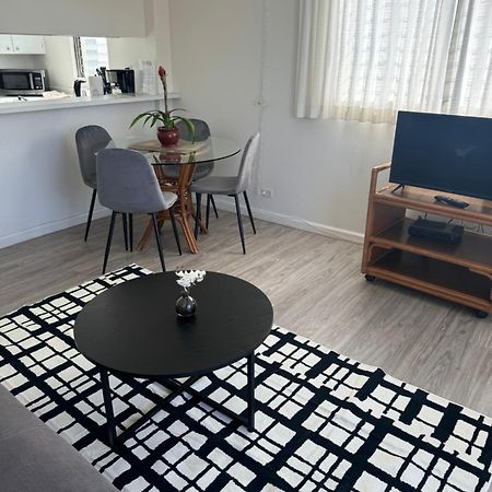1508- Heart Of Waikiki With Kitchen-Free Parking-King Bed-Corner Unit Leilighet Honolulu Eksteriør bilde
