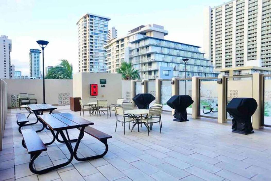 1508- Heart Of Waikiki With Kitchen-Free Parking-King Bed-Corner Unit Leilighet Honolulu Eksteriør bilde