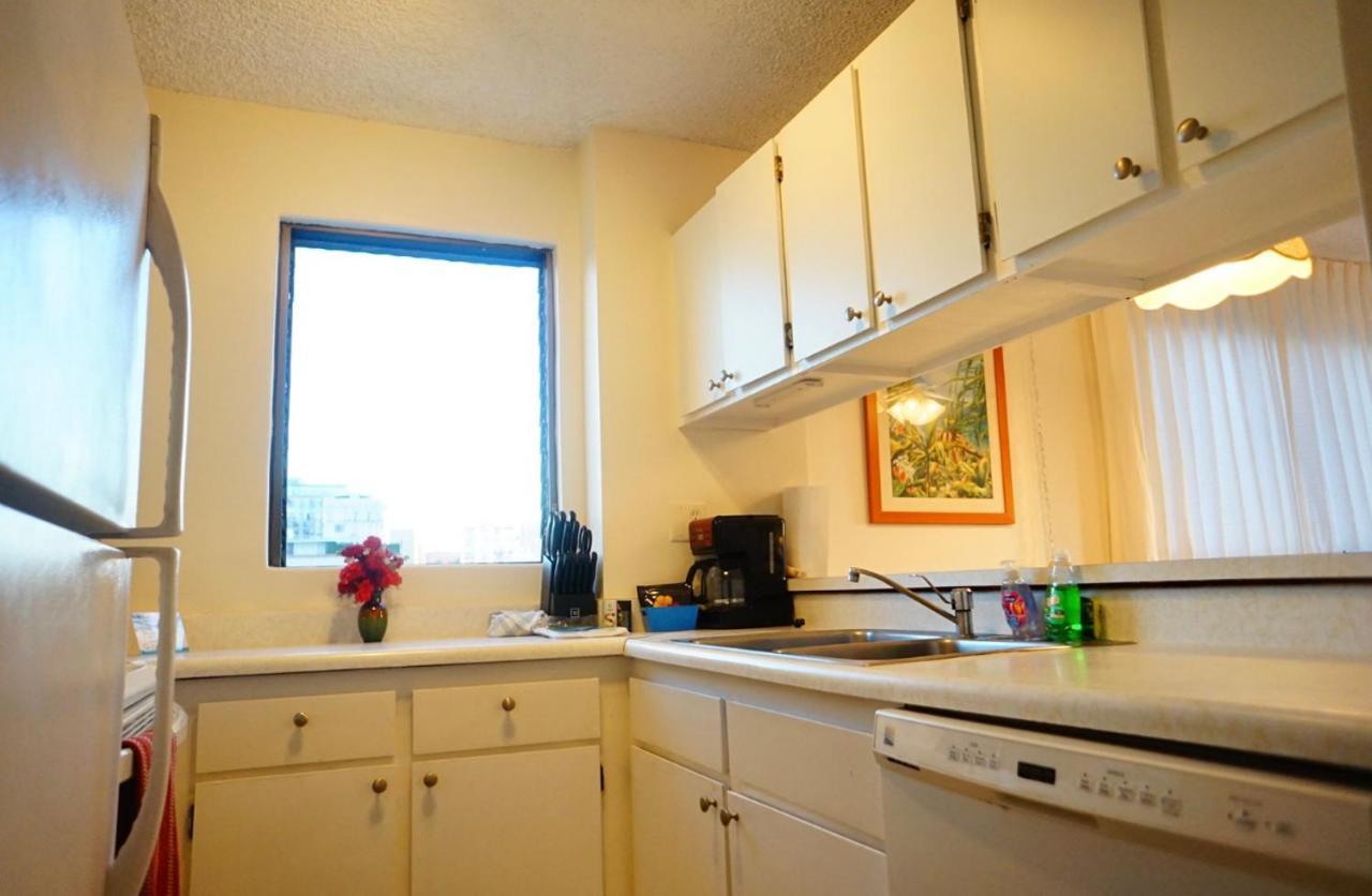 1508- Heart Of Waikiki With Kitchen-Free Parking-King Bed-Corner Unit Leilighet Honolulu Eksteriør bilde